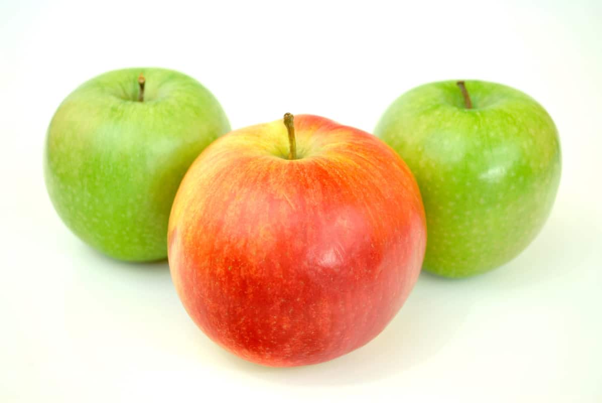 1 Red and 2 green apples