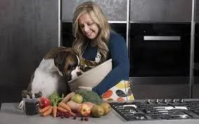 Guru Pet Food founder Lisa Clarke making home-made dog food