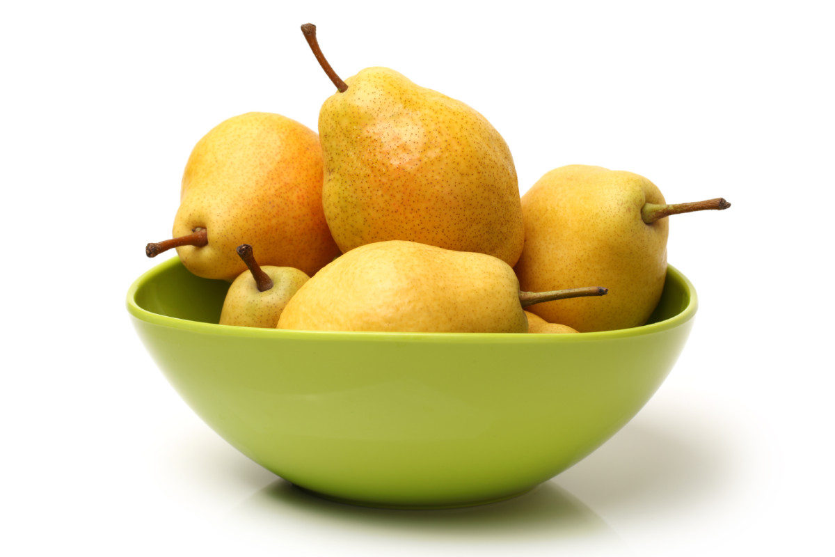 What Fruits Can Labradors Eat? Pears 